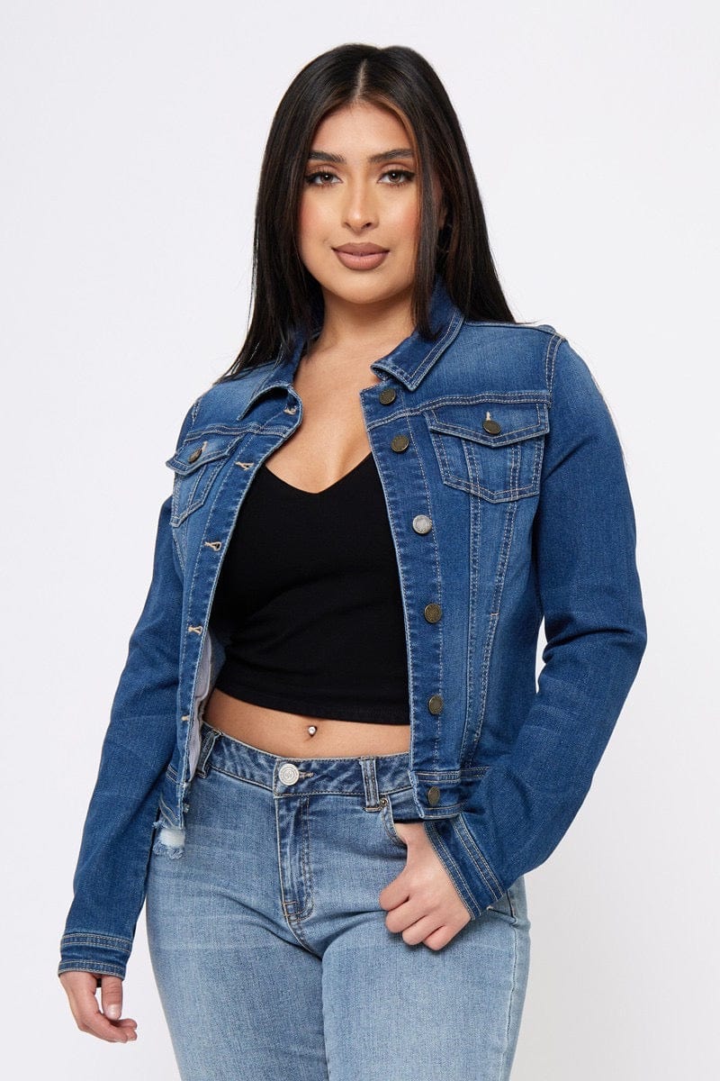 "Discover chic outerwear at The Flawless Closet - Elevate your style with our curated collection of trendy jackets, sweaters, scarfs and more. Stay warm and stylish this season!"
